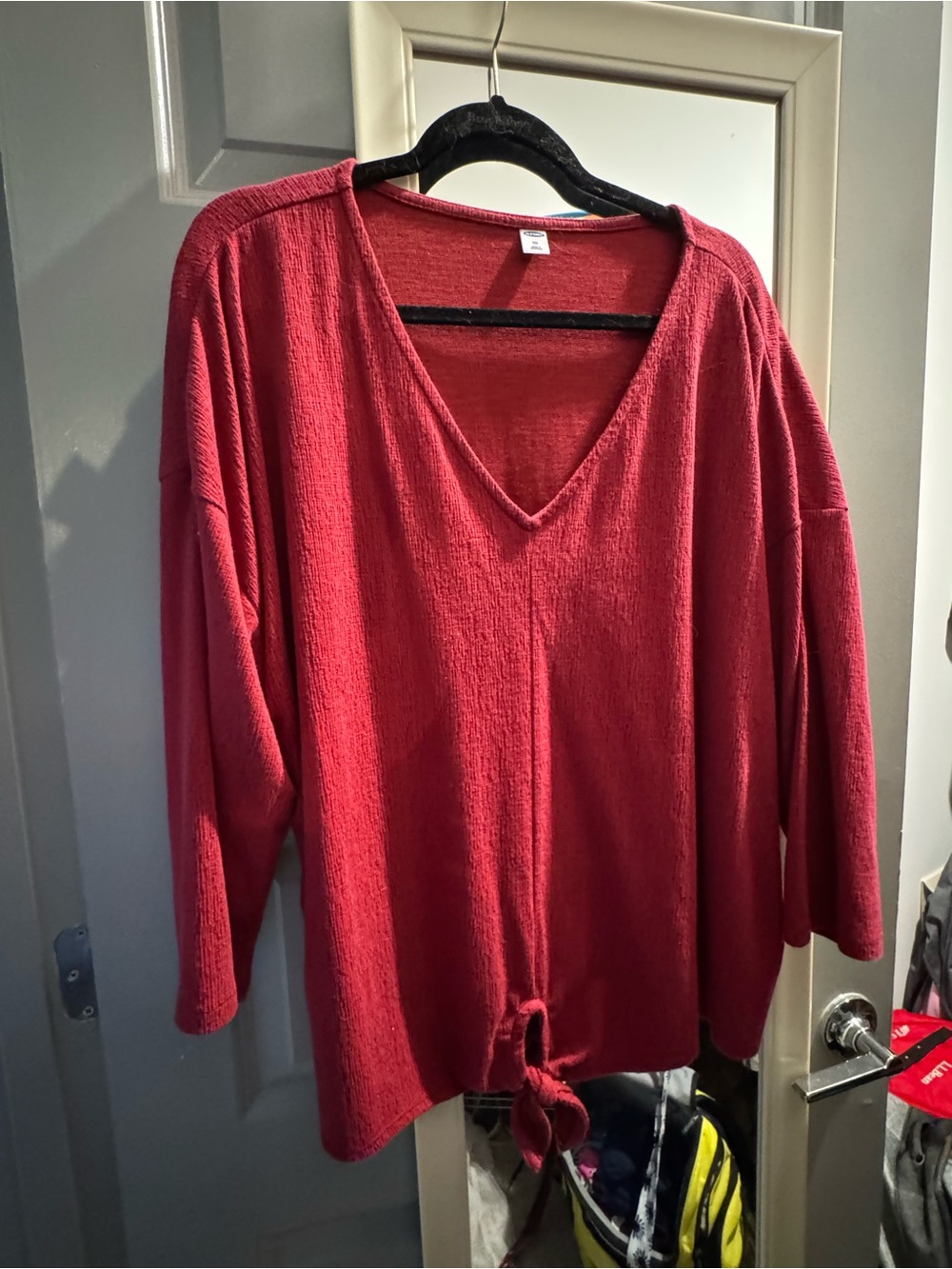 Old Navy Women's V-Neck Tie-Hem Sweater - Red